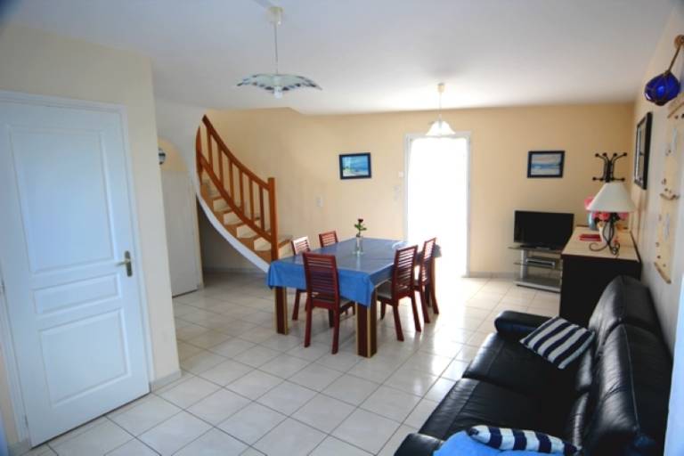 Fully equipped lovely house with patio, barbeque & yard | Pets allowed — photo 3