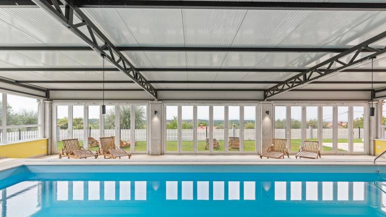 Fully equipped rental apartment with yard, pool & terrace | Dogs allowed — photo 4