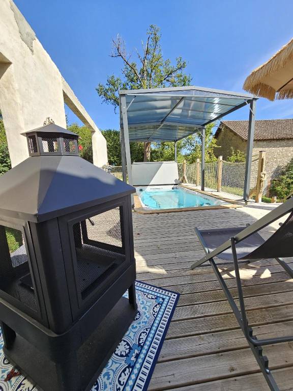 House with garden, BBQ & patio — photo 4