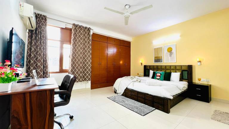 Rental apartment | Close to Connaught Place | Perfect for remote work | Pets are welcome — photo 2