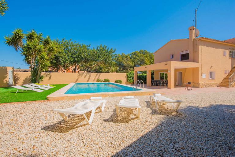 Villa with private pool, garden & barbeque — photo 3