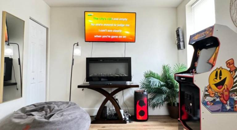 House | Perfect for remote work in Baltimore, MD