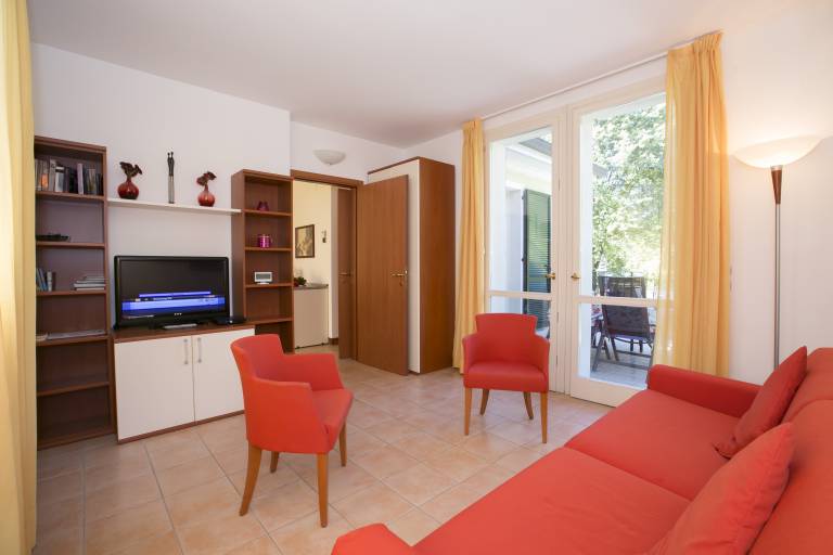 Apartment with patio | Water view — photo 2