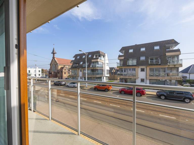 Holiday apartment with patio — photo 4