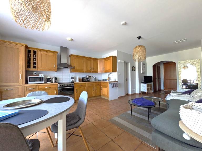 3-Bedroom Apartment in Collioure with Parking near Downtown — photo 4