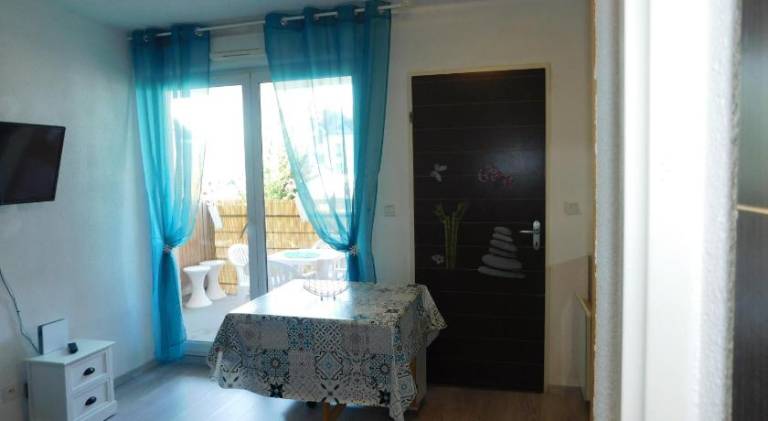 Holiday apartment with 1 room for 5 persons — photo 2