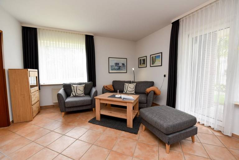 Gefliestes 1-Zimmer Ferienappartement im Haus Lee — photo 4