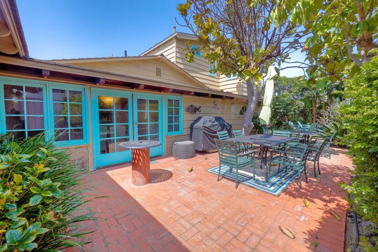 Oceanview, Walk To Beach, Fire Pit, BBQ, Backyard — photo 5