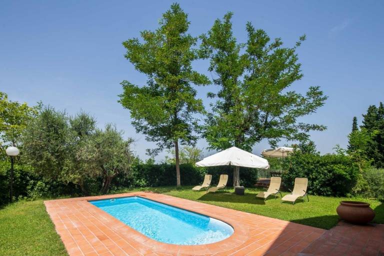 Modern villa with beautiful garden, pool & veranda-Casina delle Fate — photo 2