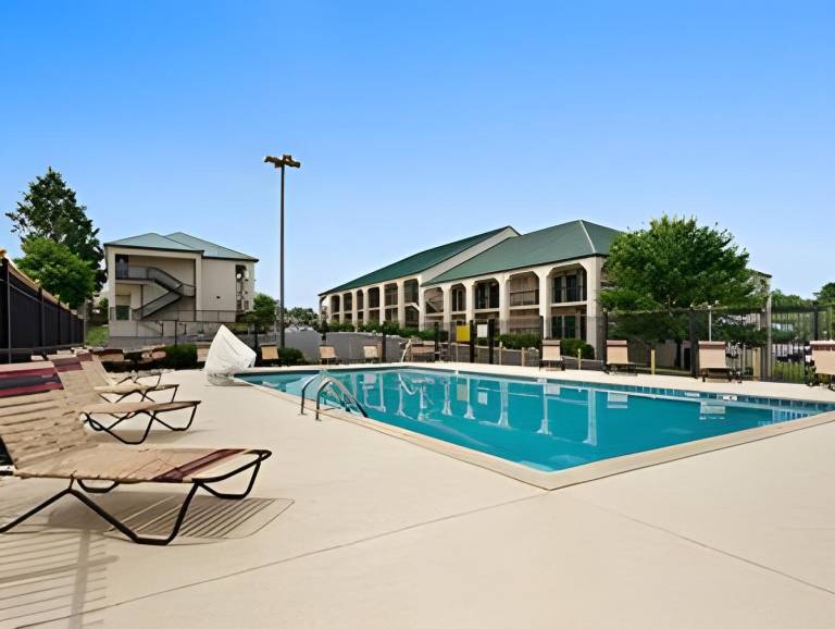 Baymont by Wyndham Johnson City — photo 2