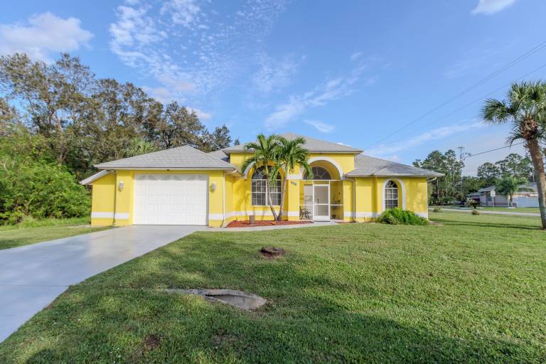 House Lehigh Acres
