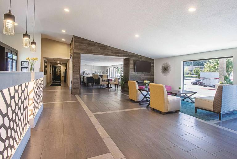 La Quinta Inn & Suites by Wyndham Portland NW — photo 3