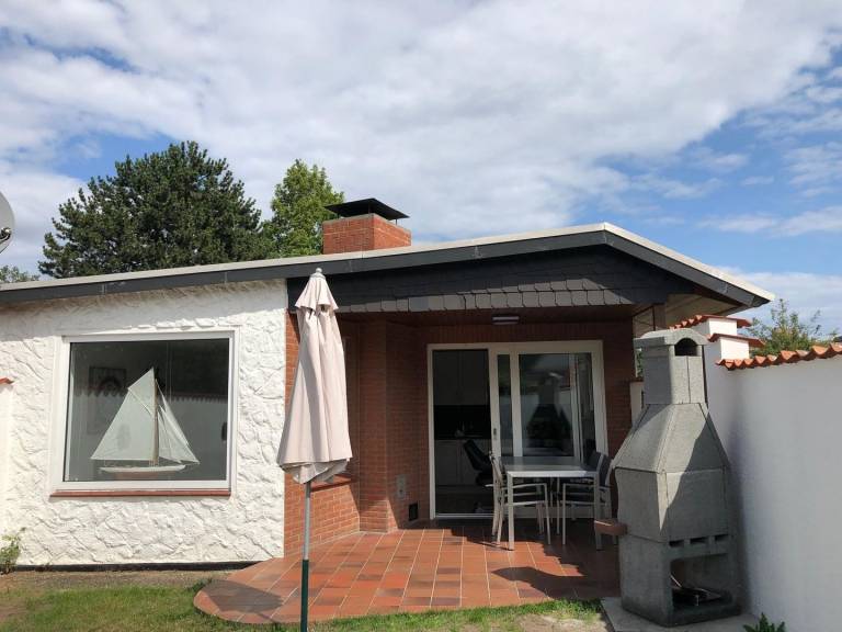 Ferienhaus "Lara" für 4 Personen und 4 Hunde. in Groemitz