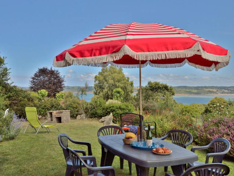 Fully equipped vacation home with barbecue, garden & terrace | Sea view | Dogs allowed — photo 3