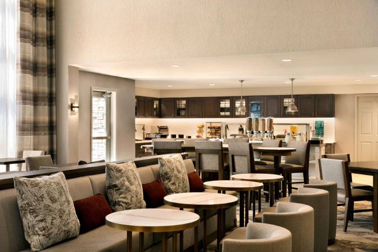 Homewood Suites by Hilton Portland Airport — photo 2