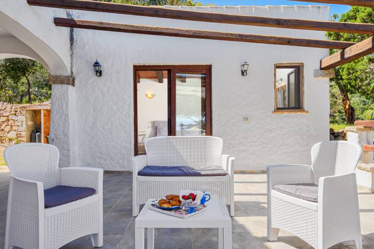Vacation home with barbeque, yard & terrace | Garden view — photo 4