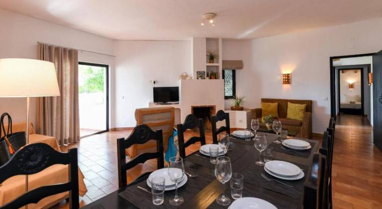 Holiday apartment with yard, terrace & pool — photo 3