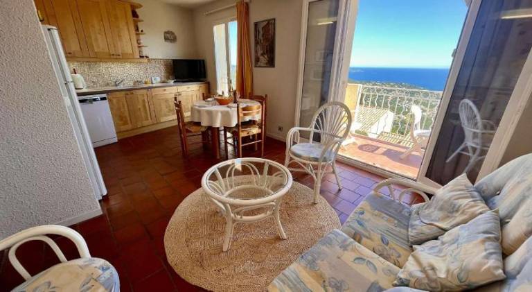 Holiday apartment with pool in Cavalaire-sur-Mer