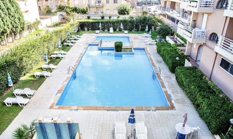 Rental apartment with pool — photo 3