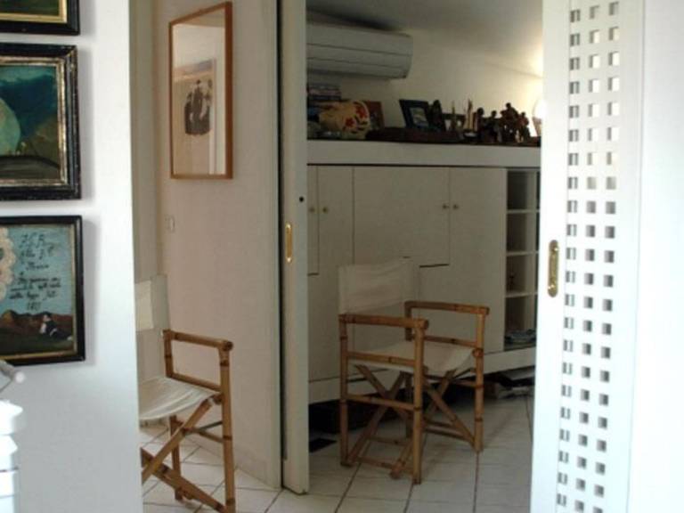 Rental apartment with patio & yard — photo 4