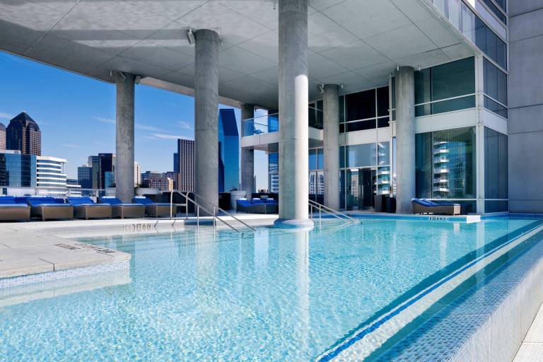 W Dallas — photo 2