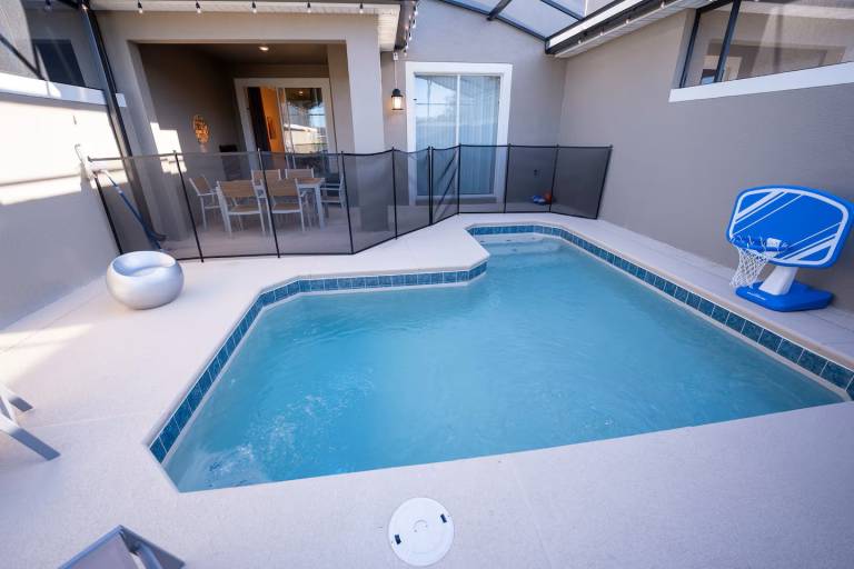 Fully equipped ample vacation home with pool | Pets allowed in Osceola, FL
