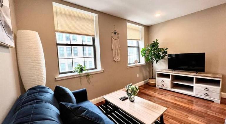 Apartment | Near Love Park — photo 2