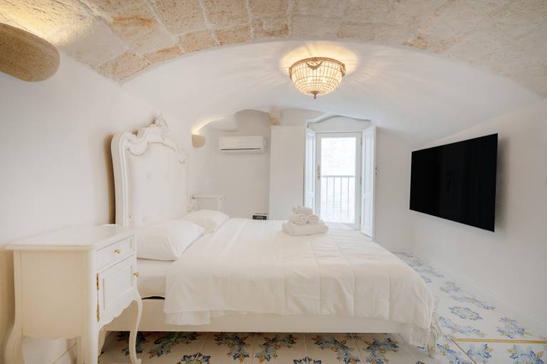 Holiday apartment with patio in Monopoli