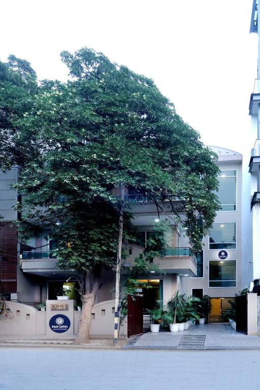 Posh Suites-Golf Course Road — photo 3