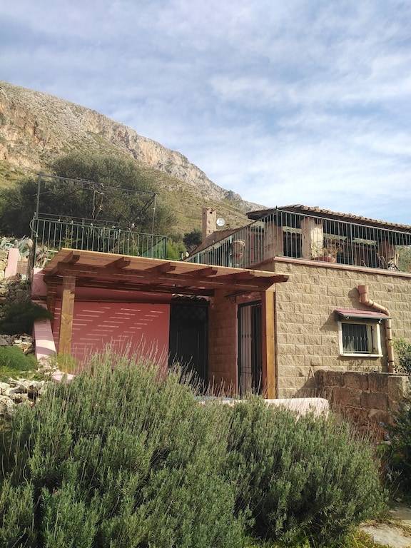 Casa  Macari