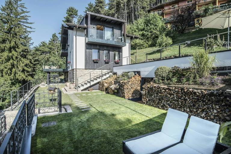 Trentiner Haus mit Garten in Fai della Paganella