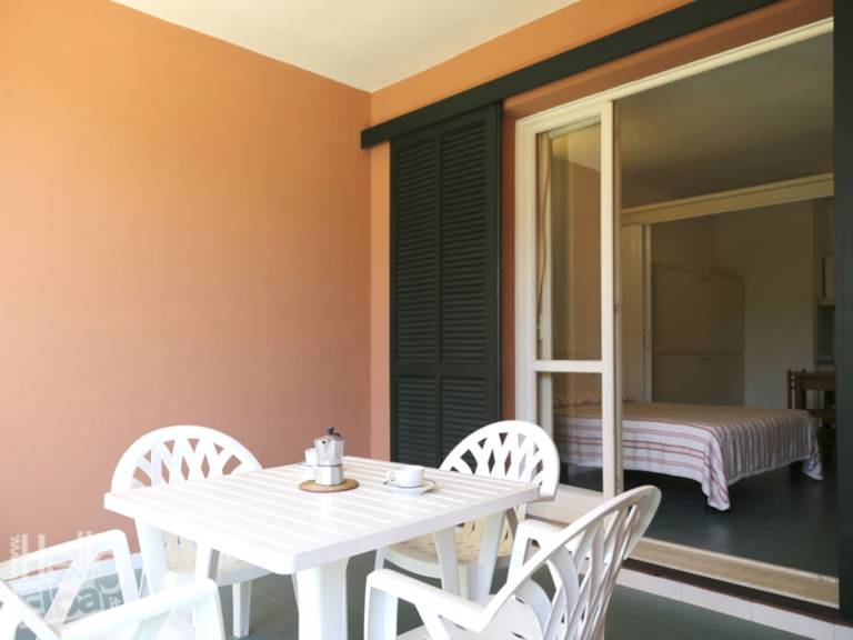 Holiday apartment with patio — photo 5