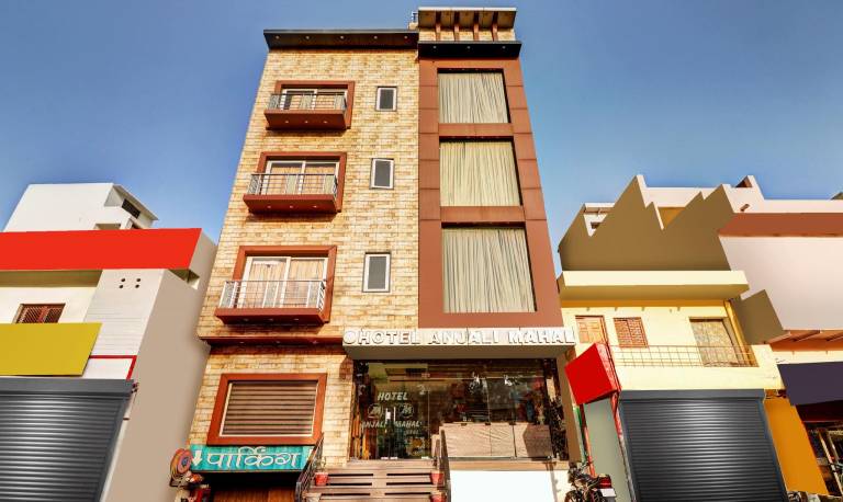 Itsy Hotels Anjali Mahal 500 Mtrs From Mathura Railway Station