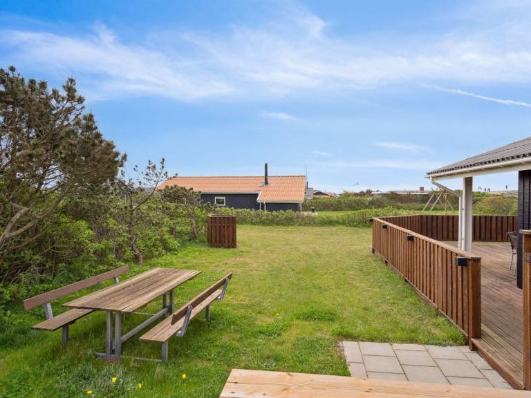 Children-friendly beautiful house with patio & BBQ | Dogs allowed — photo 5