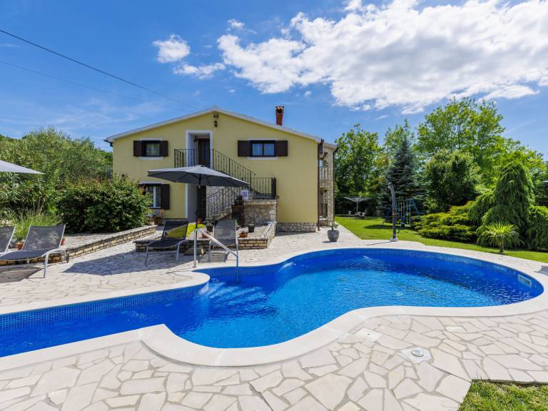 Fully equipped lovely house with patio, private pool & barbecue | Dogs allowed — photo 2