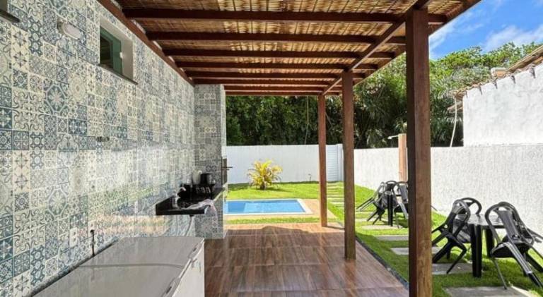 House with pool — photo 3