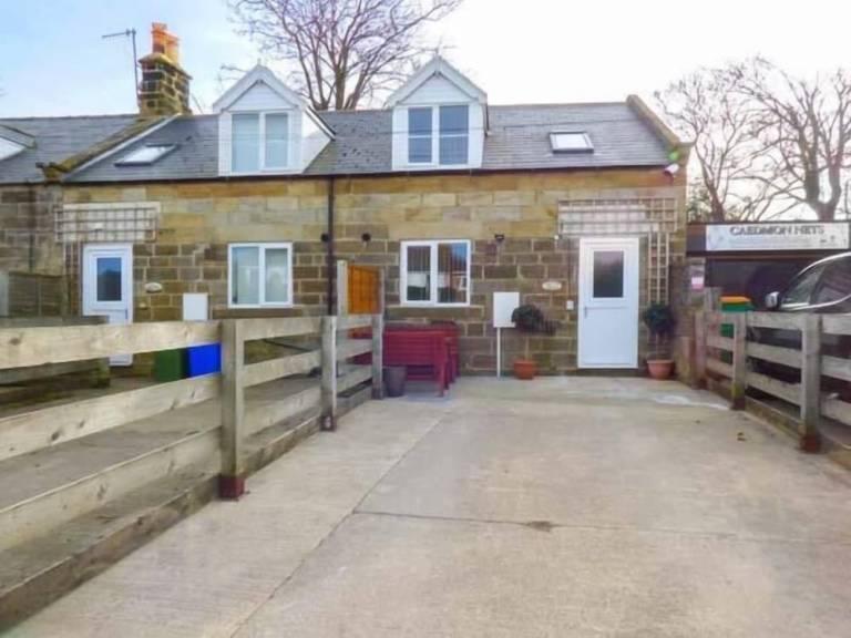 Cottage  Sleights