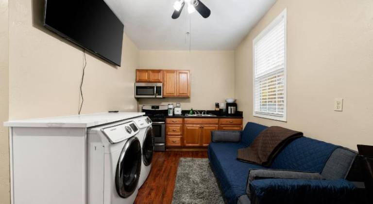 Luxe Cozy 1 bedroom 1 bathroom near downtown — photo 2