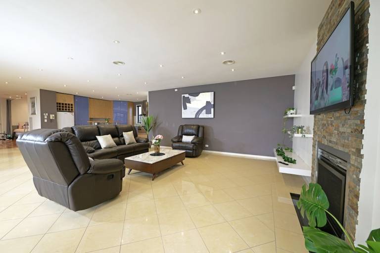 Villa  Point Cook