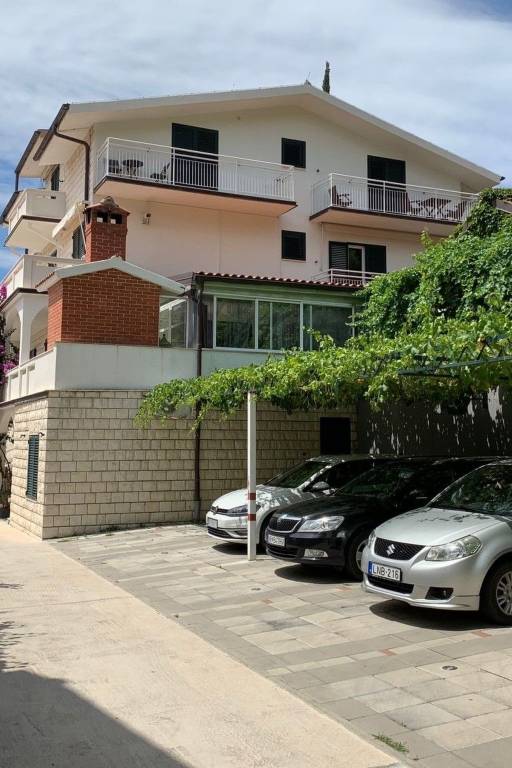 Apartament Duće