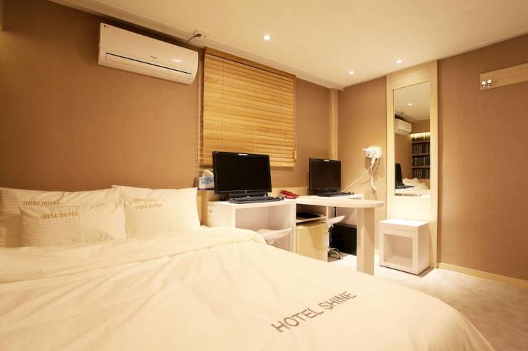 Shine Hotel