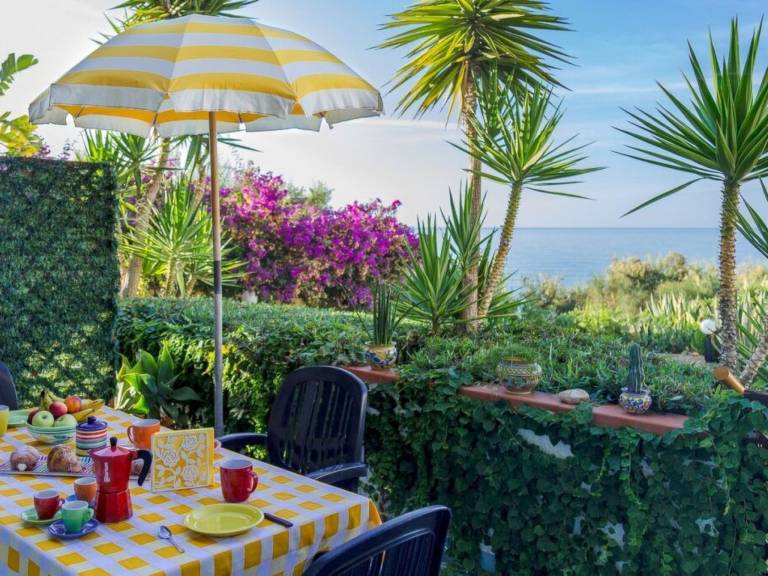 Ruhige Ferienwohnung in Sciacca mit Terrasse, Garten und Grill und Meerblick — photo 2