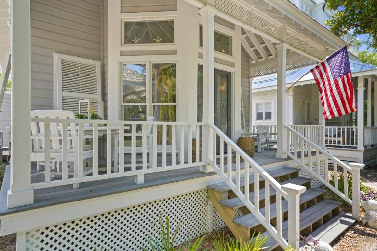House with heated pool & grill | City view — photo 2