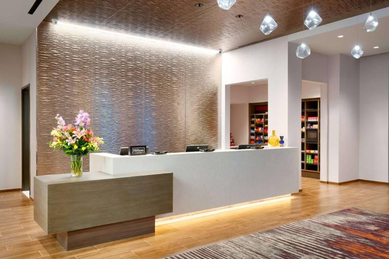 Hampton Inn & Suites Anaheim — photo 5