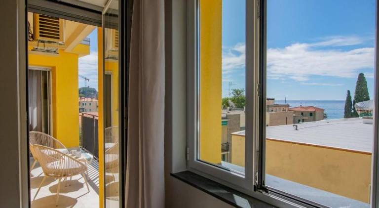 Rental apartment with patio — photo 4