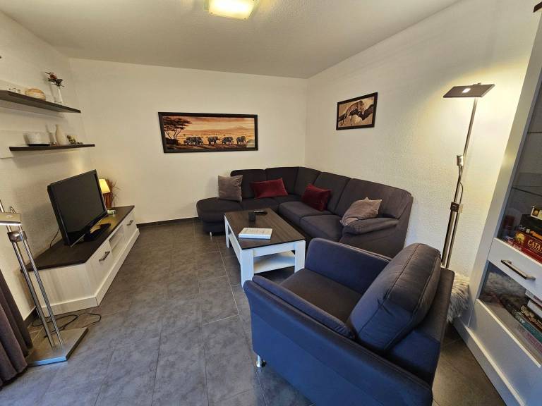 Family-oriented vacation home with barbecue, garden & patio | Garden view | Pet-friendly — photo 3