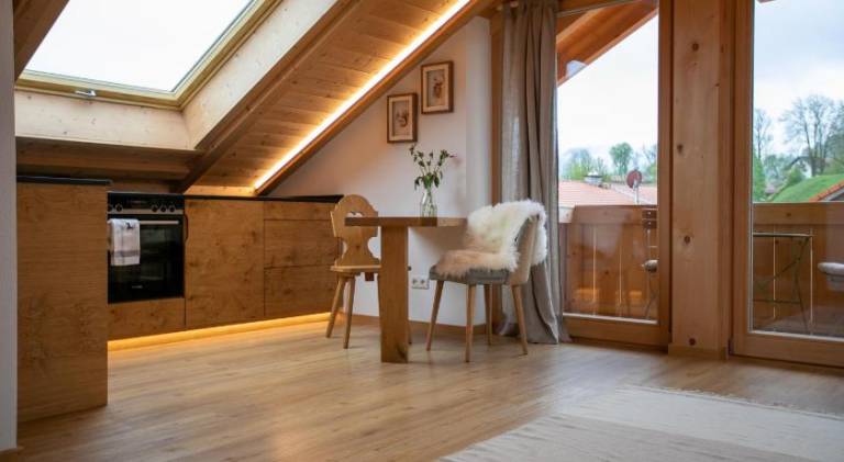 Holiday apartment with yard & terrace — photo 3