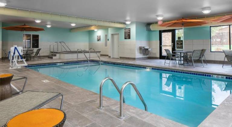Hampton Inn & Suites Mason City — photo 3