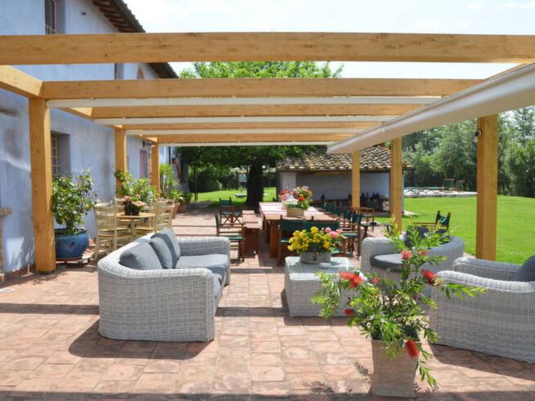 Fully equipped spacious house with private pool, BBQ & yard | Pets allowed — photo 2