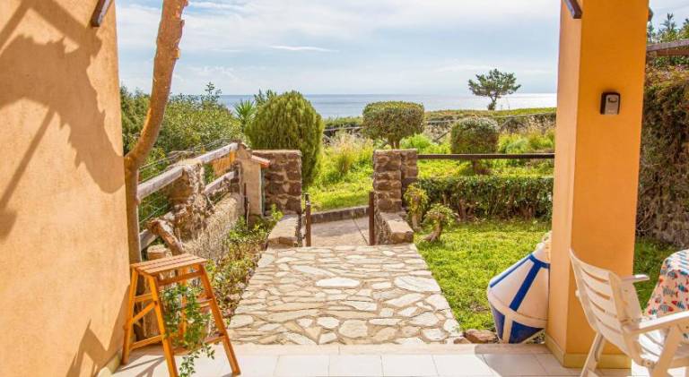 Vacation home | Beach nearby | Pets are welcome — photo 2